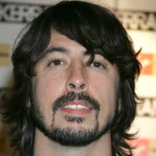 One that will stand out in many fans' minds is the single stroke snare roll complete with pounding bass drum. Swashvillage Dave Grohl Biografie