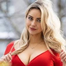 Muriel Moses's Instagram, Twitter & Facebook