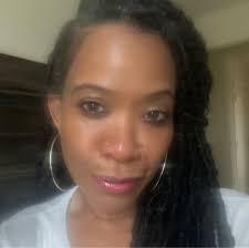 I'm dealing with burnout 🥺 emotionally I'm drained crying a lot . On top  of the toxic coworkers . I love my job and it's a shame I feel like walking  away .