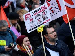 Les retraités qui ont fait leurs comptes ont découvert que la hausse de 1,7% de la csg appliquée à la pension brute, se traduisait par une baisse de or, il faut savoir que ce prélèvement a été voulu par le président de la république afin de concéder une petite augmentation du salaire net des actifs, sans. Petites Retraites Un Coup De Pouce A Deux Milliards Challenges