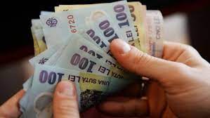 Este vorba de salariu minim diferențiat pentru anumite categorii de salariați: Salariu Minim Pe Economie Va Fi De 2 000 De Lei In 2018 Cei Cu Studii Superioare