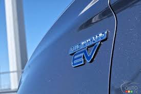 A New Mitsubishi Outlander Phev From 2021 Car News Auto123