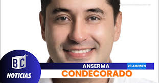 El Alcalde Omar Andrés Reina Muñoz, fue condecorado en los Premios The  Napolitans Victory Awards 2024