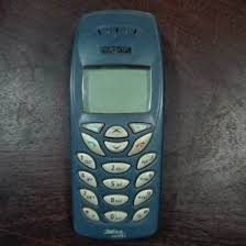 O 'tijolo' da nokia está de volta; Motorola Pt 550 Nokia 2280 Motorola V3 E Mais Confira Oito Celulares Antigos Que Marcaram Epoca No Brasil