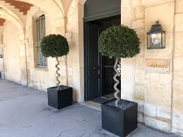 Already a two michelin star chef in paris, at the new ambroisie he achieved the ultimate third star in 1988, a title he and the restaurant. Gerichte Wie Gute Jugendfreunde Restaurant L Ambroisie Paris F Kuchenreise