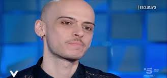 JONATHAN BAZZI, CHI È/ "Sono sieropositivo, ancora oggi si prova vergogna a  esserlo"