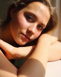 Phoebe Parker's Instagram, Twitter & Facebook