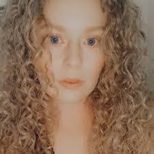 Leann Cunningham's Instagram, Twitter & Facebook