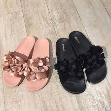 Stradivarius Terliklere Bayildim Bana Al Dedigin Kankani Etiketle Sandalet Terlik