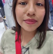 🎄✨ ¡Sorprende esta Navidad con el kit LUMI RADIANCE de Farmasi! ✨🎄  Olvídate de las manchas de sol, paño y edad ¿Qué incluye? ✨ Gel limpiador  ✨Tónico ✨ Sérum, ✨Crema contorno de