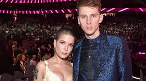 Unlike machine gun kelly's previous celebrity girlfriends, the mother of his daughter, emma cannon, is not in the spotlight at all. Halsey Schwarmt Von Machine Gun Kelly