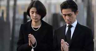 Right, so the funeral by juzo itami is kind of crazy comedy or black comedy, but you can also see reality of japanese funerals. What Is An Appropriate Gesture Gift For A Japanese Friend Who Has Lost A Family Member Specifically Their Spouse Quora