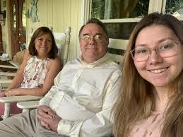 Heidi Hedrick's Instagram, Twitter & Facebook