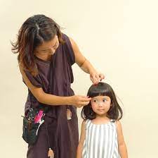 女の子向け 簡単おうちカットで可愛いボブヘアに おうちカット shima ボブ ママタス 子育て 幼児 髪型 女の子 子供髪型 女の子 キッズ ヘアスタイル 女の子