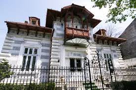 Edificiul a fost construit in anul 1893 si a servit pentru o perioada de timp ca sediu al. Domeniul Cjc Pune De O Reabilitare La Scoala De Arte