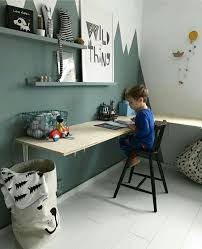 Diy Schreibtisch Fur Ihr Kind Schreibtisch Kinderschreibtisch Kinder Zimmer Kleinkind Junge Zimmer Ideen