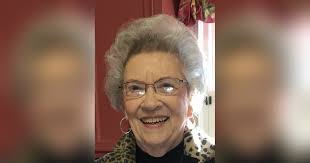 Lee Quillen's Instagram, Twitter & Facebook