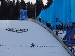 Le record du monde est détenu par fred syversen (depuis 2008) avec un saut de 107m et une vitesse qu'il a estimé à 80km/h. Le Saut A Ski A Garmisch Partenkirchen Extraordinaire Et Populaire Vivre A Munich