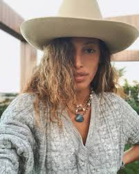 Claudia Colon's Instagram, Twitter & Facebook