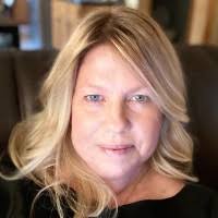 200+ profilů „Petkoff“