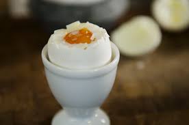 Hvor lenge et egg skal koke for å oppnå perfekt konsistens kommer an på størrelsen. Hvordan Koke Egg Perfekt