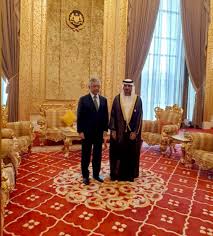 Ngược lại với đối thủ malaysia, tuyển uae của hlv bert van marwijk đang cho thấy phong độ vô cùng ấn thông tin trận đấu uae vs malaysia. King Of Malaysia Receives Uae Ambassador News Emirates Emirates24 7
