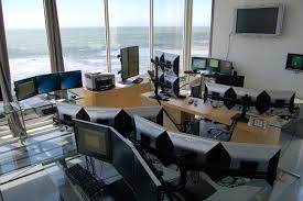 Investing in a good quality desk is something you would come to appreciate as time pass by in your trader carrier. 19 Trading Room Ideas Trading Room Trading Desk