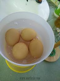 Supaya bisa membuat telur rebus sempurna, ada beberapa metode praktis yang bisa anda lakukan. Cara Mudah Buat Telur Setengah Masak Eintan Nurfuzie Lifestyle Beauty Travel Tips Rawatan Kucing Review