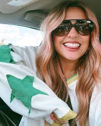 Diandra Miller's Instagram, Twitter & Facebook