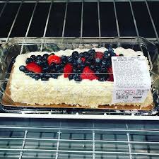 Because of the heavy whipping cream and milk used, this cake should be kept refrigerated. Costco Deals On Twitter Strawberries And Blueberries Fresh Fruit Topped Bar Cake With Vanilla Mousse Only 15 99 Delicious Costcodeals Costco Price And Availability May Vary Freshfruit Https T Co Pu72p66sbl Https T Co