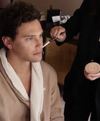 Cooper Koch via @mihomakeup