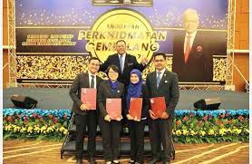 Tuan pengarah pendidikan negeri perlis, cikgu naharudeen bin othman. Majlis Anugerah Perkhidmatan Cemerlang Apc 2017 Malaysia Competition Commission Mycc
