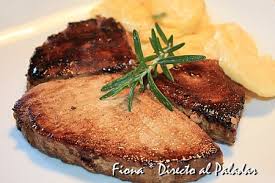 Sofríe en una sartén rodajas de cebolla al gusto y un ajo,. Atun Plancha Marinado En Mostaza Receta