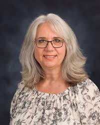 With another school year coming to a close, HHS would like to acknowledge  two outstanding educators who will be starting their forever summer  vacation. Mrs. Shelly Ohms and Mr. Ken Hill will