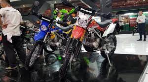 Lihat harga kawasaki klx, spesifikasi, fitur, warna, konsumsi bbm, review redaksi oto. Kawasaki Klx Punya Warna Baru Ini Harganya Otomotif Liputan6 Com