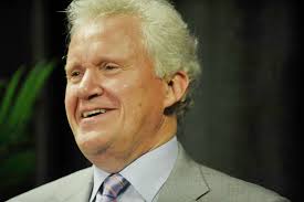 GE's Jeffrey Immelt talks future with Siena grads