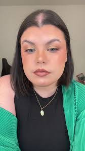 Bethany Barrett's Instagram, Twitter & Facebook