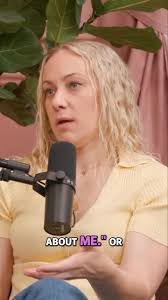 Emily Braddock's Instagram, Twitter & Facebook