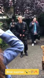 De rising star van mocro maffia is niet te stoppen, zowel als zanger als acteur. Suprise Voor Onze Beste Vriendin Haar Bday Bilalelmehdiwahib