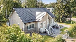 Sie sind mittlerweile aus hochwertigen materialien gefertigt, kosten weniger zeit und geld und sind in den unterschiedlichsten ausführungen erhältlich. Erlebnis Blockhaus Unser Haus War Nicht So Teuer Wie Wir Dachten Honka