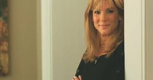 The blind side, based in part on a book by michael lewis, tells the true story of michael oher (quinton aaron), a homeless tennessee teen taken in by. The Blind Side Cbs News