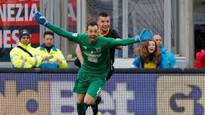 Голами отметились хакан чалханоглу и тео эрнандес. Goalie Alberto Brignoli Goal Benevento Vs Ac Milan