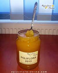 Mierea este o soluție concentrată de zaharuri, în special fructoză și glucoză, care reprezintă aproximativ 70% din unele tipuri de miere se cristalizează uniform (mierea de rapiță) altele doar parţial şi vor forma două straturi, cel cristalizat fiind în partea de jos şi cel lichid. Mierea Zaharisita Cristalizata Apicultura Online