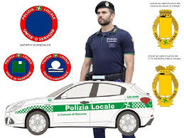 Clicca per seguire su facebook. Polizia Locale Via Libera Al Nuovo Regolamento Novita Anche Per Divise Distintivi E Livrea Mezzi Cronaca 7giorni