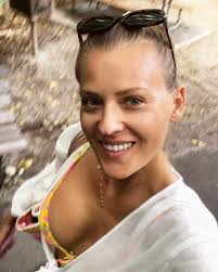 Buenos días temporada de mantas y abrazos 🤗 Que tengan un cálido y hermoso  día a todos