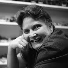 Escritora colombiana Carmiña Navia gana premio internacional de literatura  Virginia Woolf