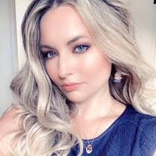 Courtney Jane David (@CourtJane_David)