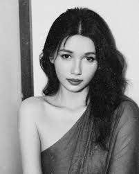 Eliza Khan (@elizavaloo) · Instagram photos and Reels