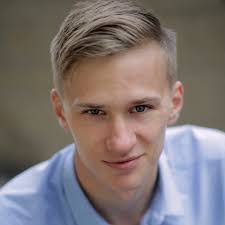 Jayson Grace's Instagram, Twitter & Facebook