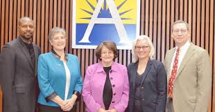 Arlington School Board set to swap out chairs